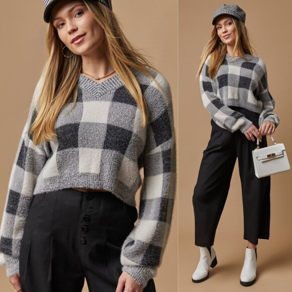 Addison Buffalo Check Plaid Fuzzy Relaxed Fit V-Neck Sweater Knit Top Pullvoer - Picture 1 of 10